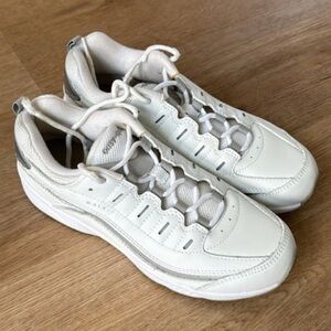 Easy Spirit Leather Walking Shoes